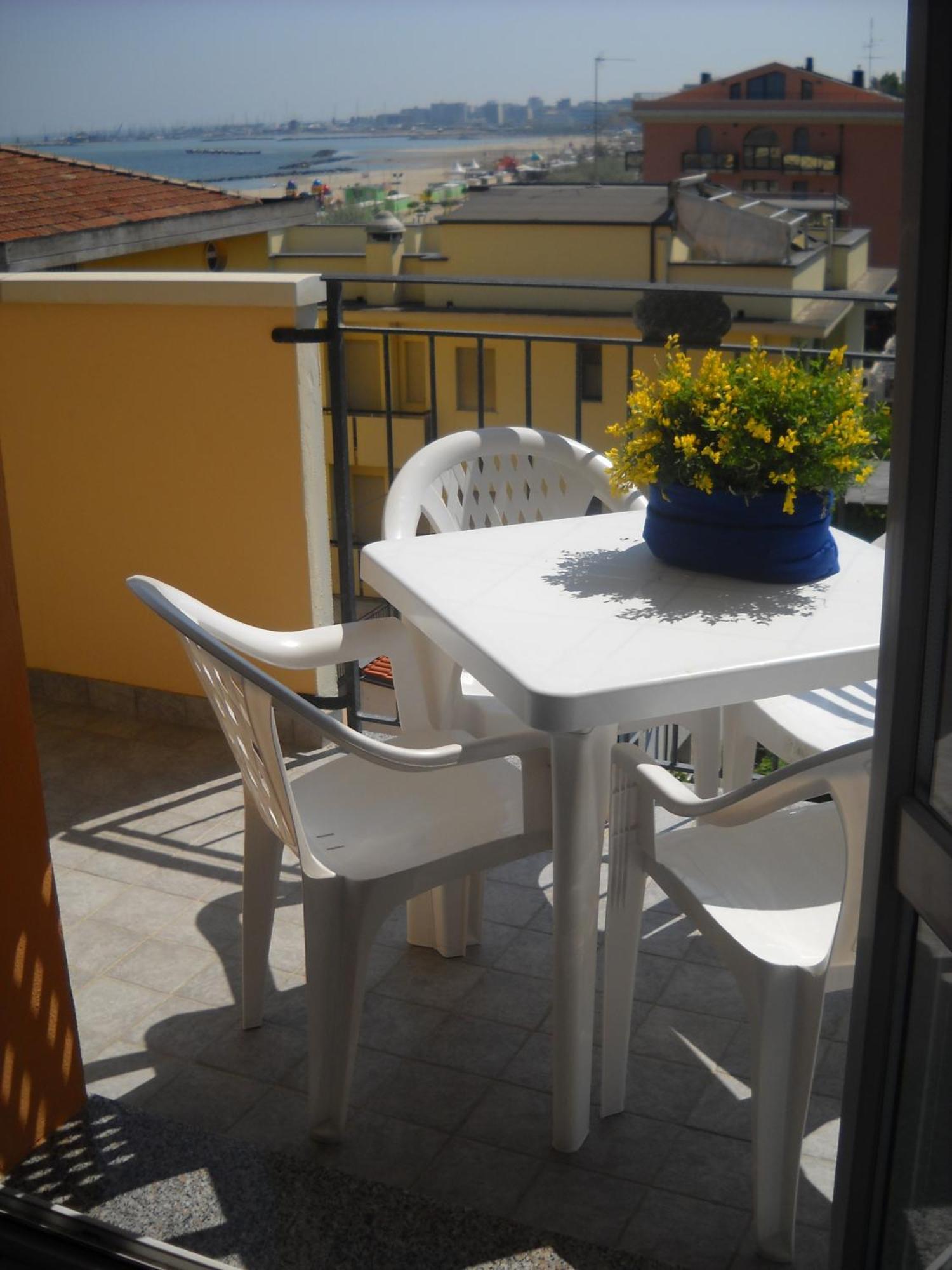 Residence Maryel Rimini Bagian luar foto