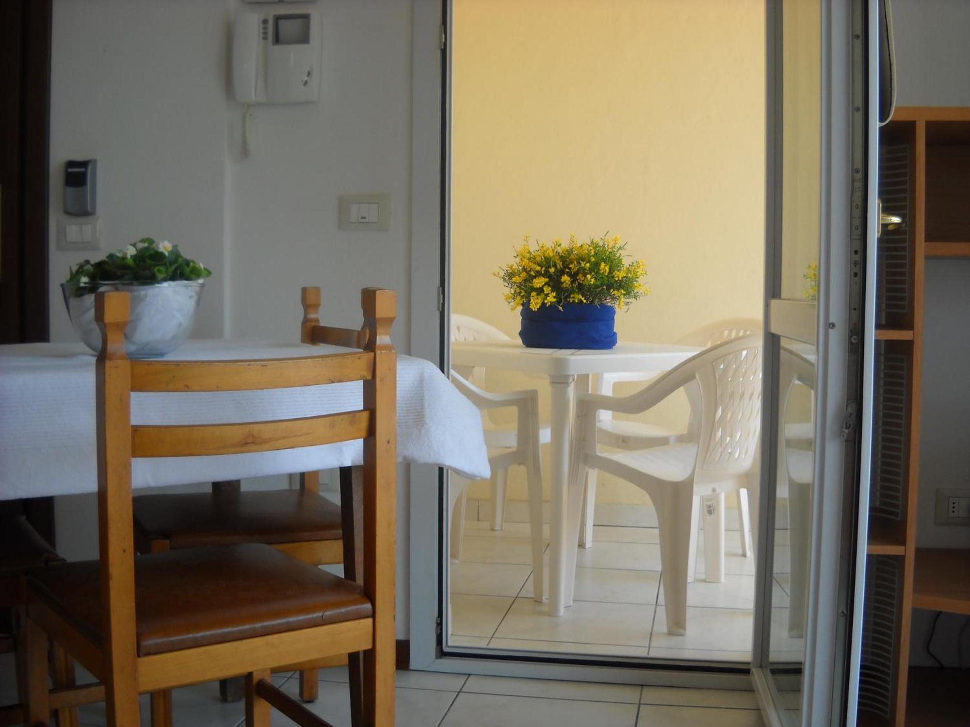 Residence Maryel Rimini Bagian luar foto