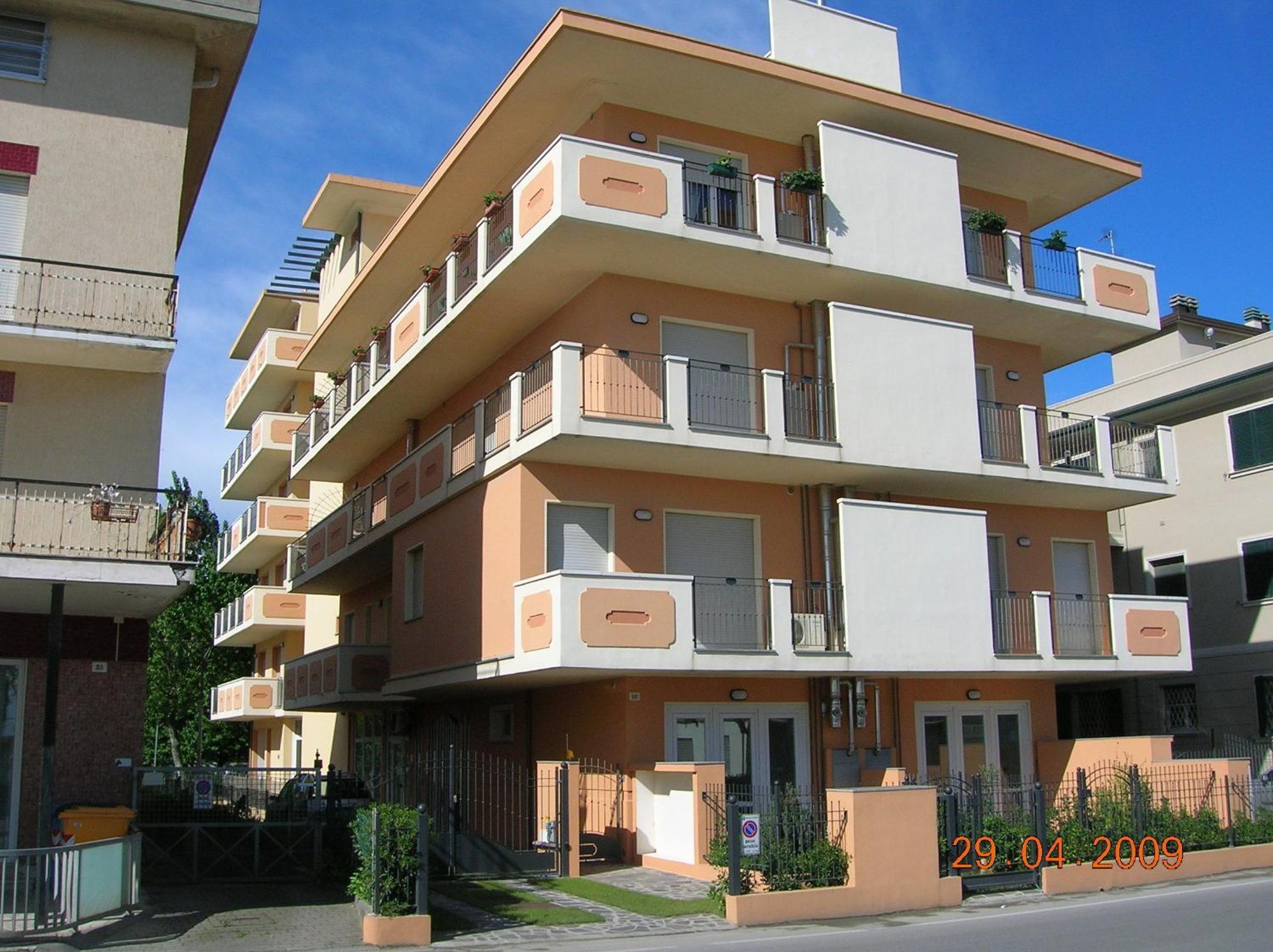 Residence Maryel Rimini Bagian luar foto
