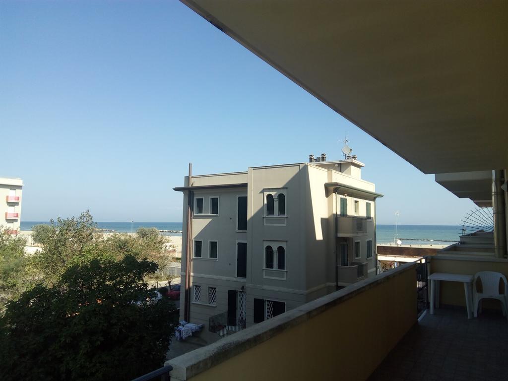 Residence Maryel Rimini Bagian luar foto