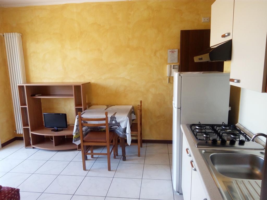 Residence Maryel Rimini Bagian luar foto