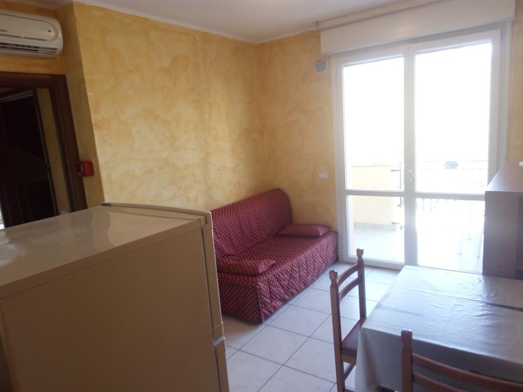 Residence Maryel Rimini Bagian luar foto
