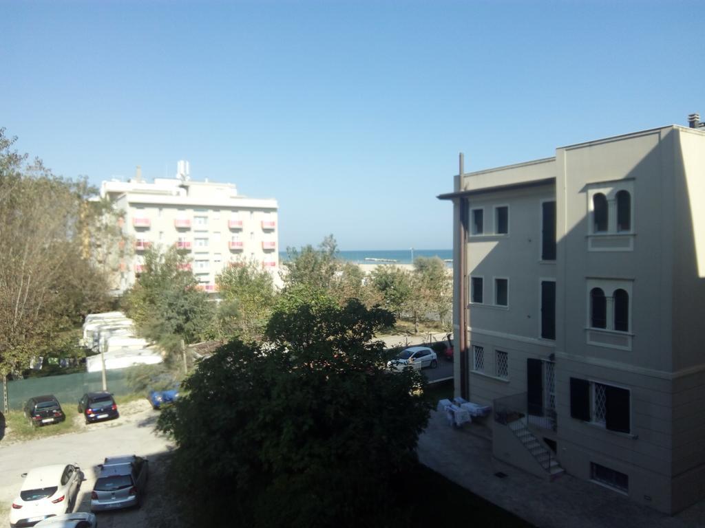 Residence Maryel Rimini Bagian luar foto