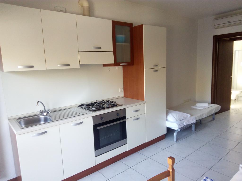 Residence Maryel Rimini Bagian luar foto