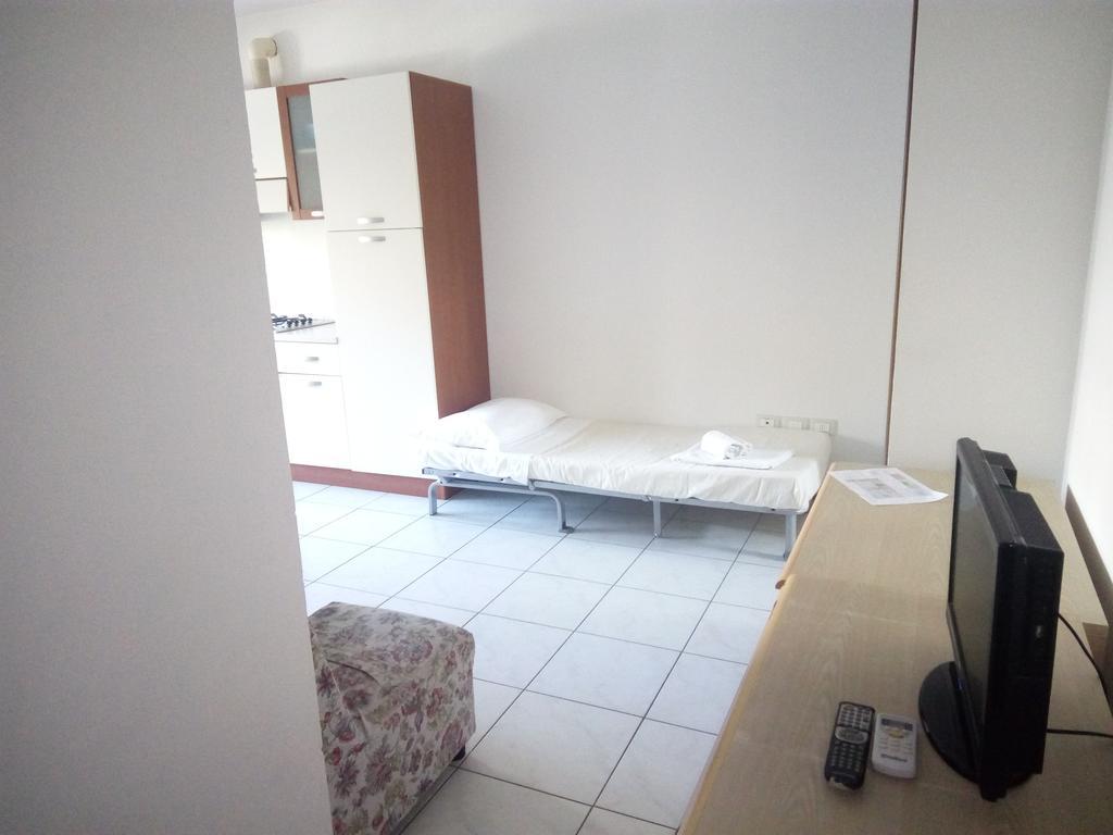 Residence Maryel Rimini Bagian luar foto