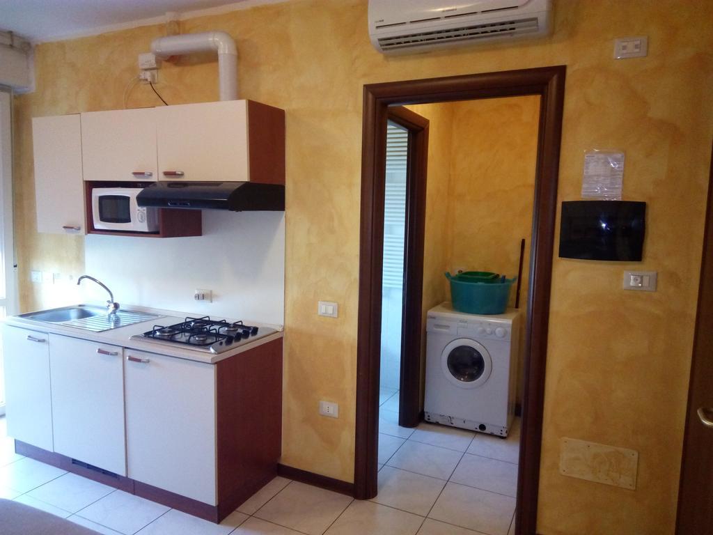Residence Maryel Rimini Bagian luar foto