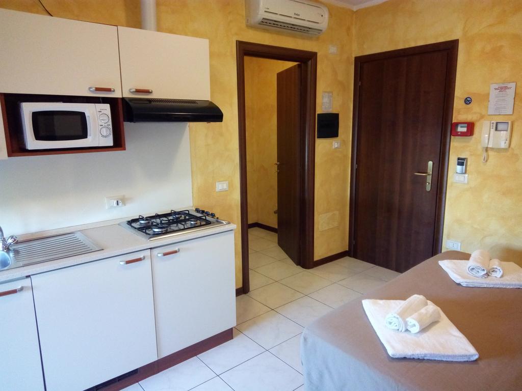 Residence Maryel Rimini Bagian luar foto