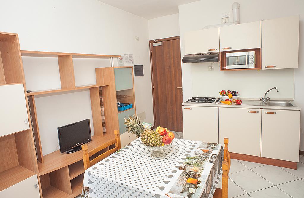 Residence Maryel Rimini Bagian luar foto