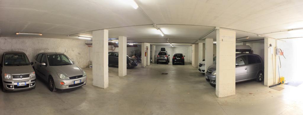 Residence Maryel Rimini Bagian luar foto
